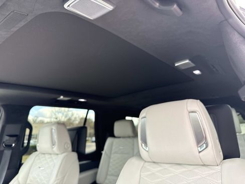 Used 2025 Cadillac Escalade V image 25