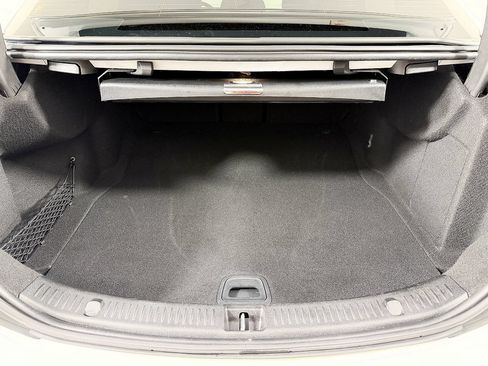 Used 2020 Mercedes-Benz E 350 Sedan image 16