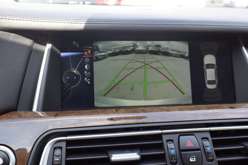 Used 2013 BMW 750i RWD image 26