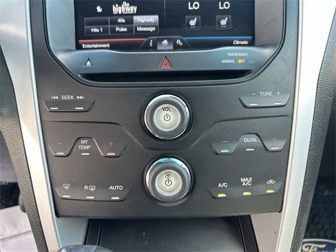 Used 2012 Ford Explorer XLT image 16