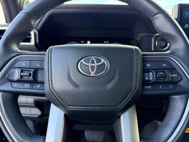 Used 2026 Toyota 4Runner Limited AWD/4WD image 18