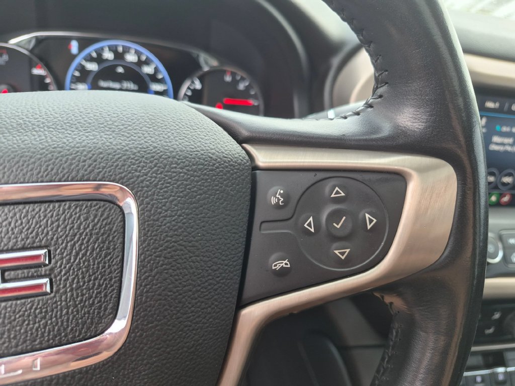 Used 2022 GMC Acadia Denali w/ Black Diamond Edition FWD image 15