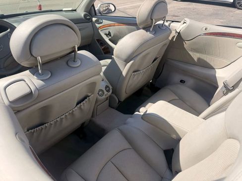 Used 2005 Mercedes-Benz CLK 320 Cabriolet image 25