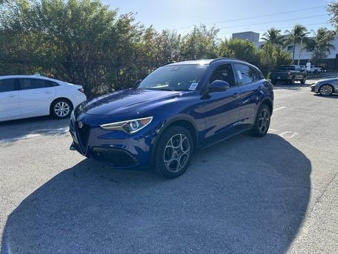 Used 2022 Alfa Romeo Stelvio Sprint image 2