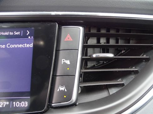 Used 2022 Buick Enclave AWD Essence w/ Sport Touring Edition image 29