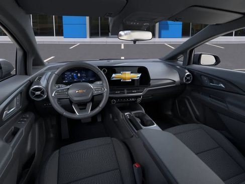 New 2026 Chevrolet Equinox EV LT image 15