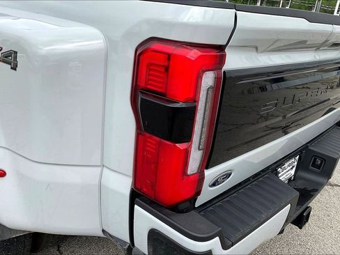 Used 2025 Ford F450 Platinum AWD/4WD image 32