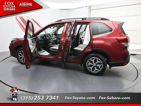 Used 2020 Subaru Forester Premium AWD/4WD image 44