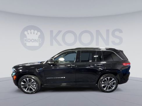 Used 2023 Jeep Grand Cherokee Overland w/ Luxury Tech Group IV image 7