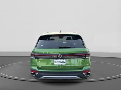 New 2025 Volkswagen Taos SE