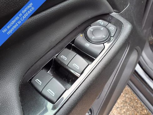 Used 2023 Chevrolet Equinox Premier image 16