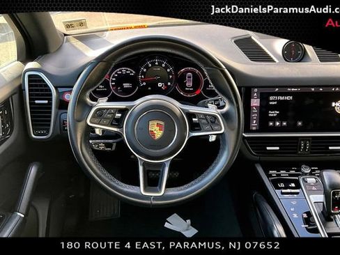 Used 2021 Porsche Cayenne AWD/4WD image 5