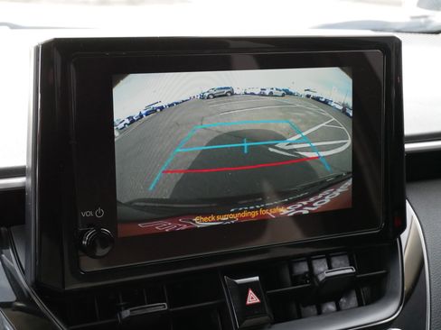 Used 2025 Toyota Corolla LE image 28