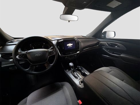 Used 2024 Chevrolet Traverse LT image 23
