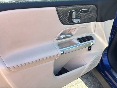 Certified 2021 Mercedes-Benz GLB 250 4MATIC w/ Premium Package image 22