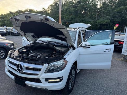 Used 2014 Mercedes-Benz GL 450 4MATIC w/ Lighting Package image 9