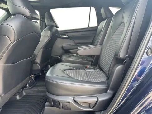 Used 2024 Toyota Highlander XSE AWD/4WD image 18