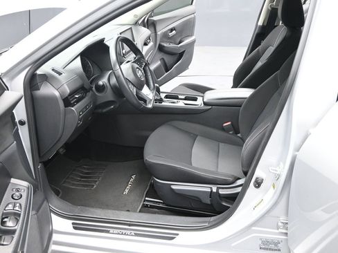 Used 2022 Nissan Sentra SV w/ Trunk Package image 17