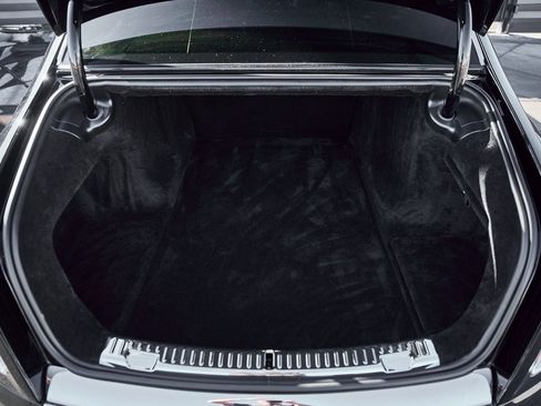 Used 2024 Rolls-Royce Phantom Sedan image 23