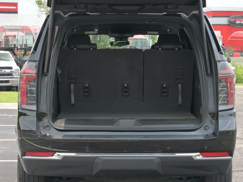 Used 2025 Chevrolet Tahoe LT RWD image 33