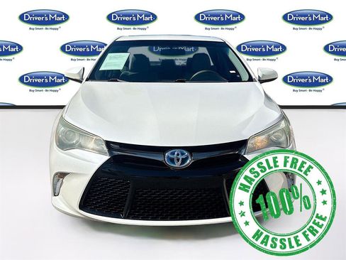 Used 2016 Toyota Camry SE image 2