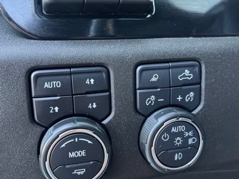 Used 2024 Chevrolet Silverado 2500 High Country w/ Technology Package AWD/4WD image 15