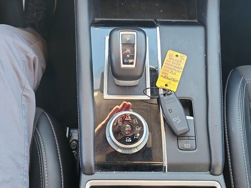 Used 2024 Mitsubishi Outlander SE image 20