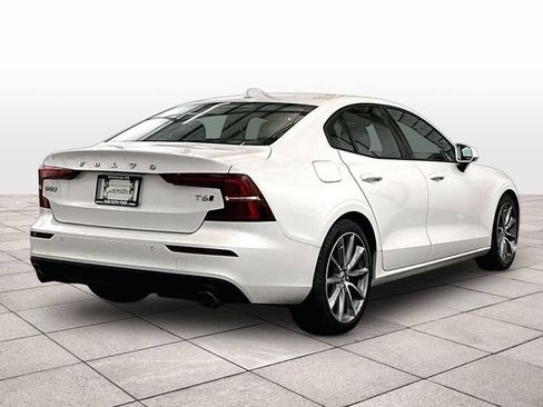 Used 2020 Volvo S60 T6 Momentum AWD/4WD image 11