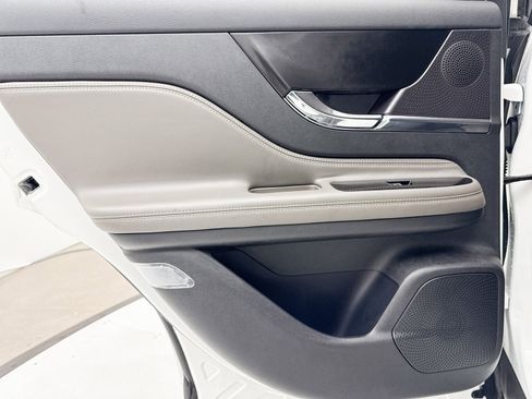 Used 2024 Lincoln Corsair Premiere image 35