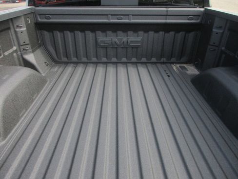 New 2026 GMC Sierra 1500 AT4 w/ AT4 Premium Package AWD/4WD image 6