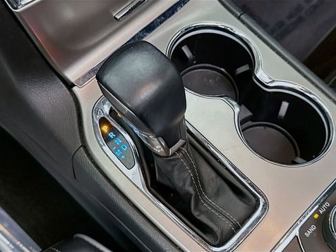 Used 2021 Jeep Grand Cherokee Overland image 19