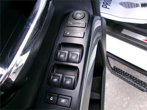 Used 2018 Chevrolet Silverado 1500 LT w/ All Star Edition image 17