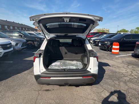 New 2026 Chevrolet Equinox LT AWD/4WD image 11