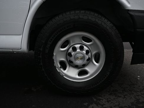 Used 2022 Chevrolet Express 2500 w/ Driver Convenience Package image 28