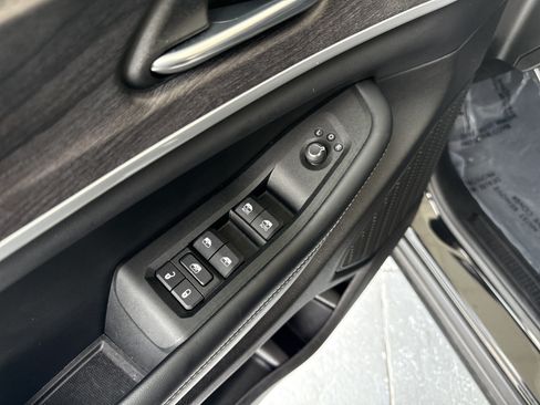 Used 2025 Jeep Grand Cherokee L Limited w/ Luxury Tech Group II AWD/4WD image 14