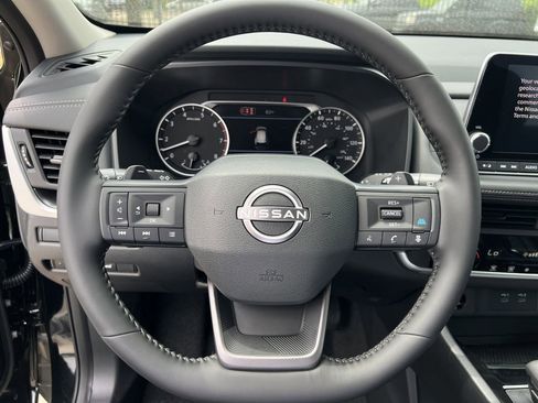 New 2026 Nissan Rogue SV FWD image 9