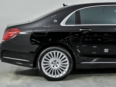 Used 2017 Mercedes-Benz Maybach S 550 4MATIC image 13