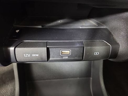 Certified 2022 Kia Niro EX FWD image 24