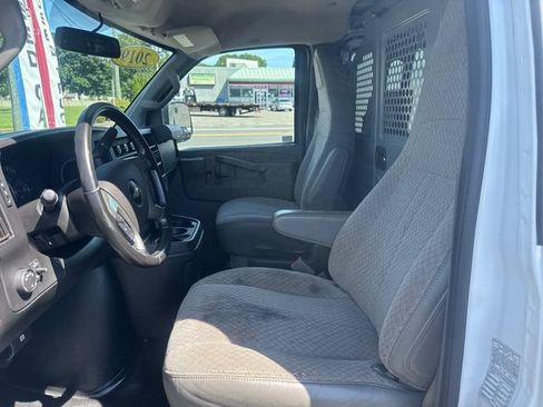 Used 2019 Chevrolet Express 2500 w/ Driver Convenience Package RWD image 9