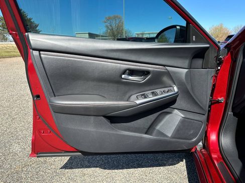 Certified 2024 Nissan Sentra SR FWD image 8