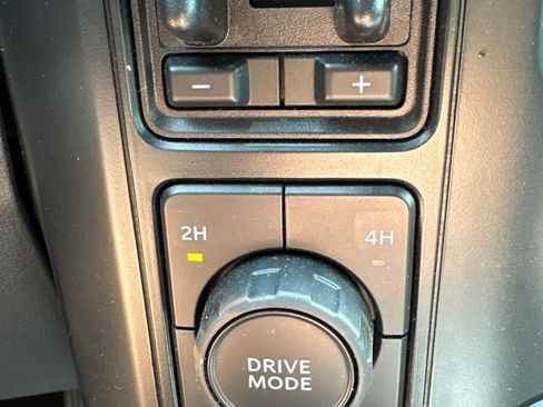 Used 2023 Ford F250 Lariat w/ Sport Appearance Package AWD/4WD image 23
