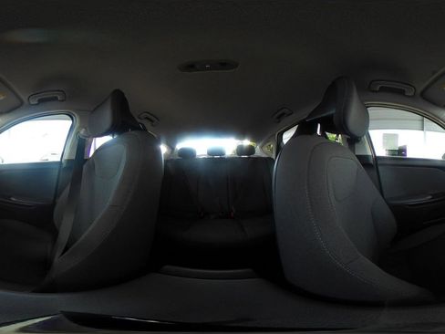 Used 2025 Kia K4 LXS image 42