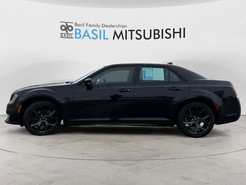 Used 2023 Chrysler 300 Touring L w/ Popular Equipment Group image 2
