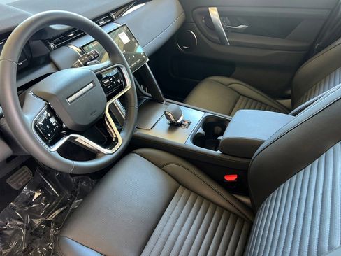 Certified 2025 Land Rover Discovery Sport S AWD/4WD image 4