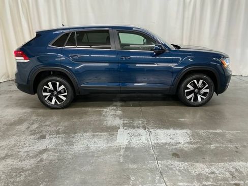 Used 2021 Volkswagen Atlas Cross Sport SE FWD image 3