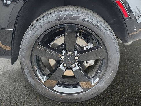 New 2026 Land Rover Defender 110 X-Dynamic SE image 34