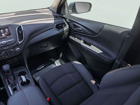 Used 2024 Chevrolet Equinox RS FWD image 30
