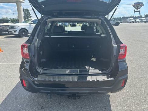 Used 2018 Subaru Outback 3.6R Limited AWD/4WD image 25