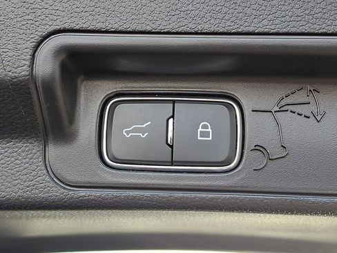 Used 2025 Ford Explorer ST image 33