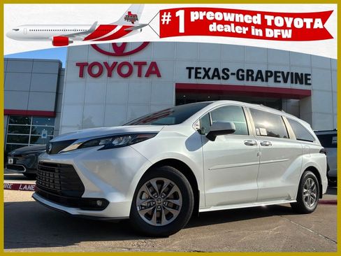 New 2026 Toyota Sienna XLE FWD image 1